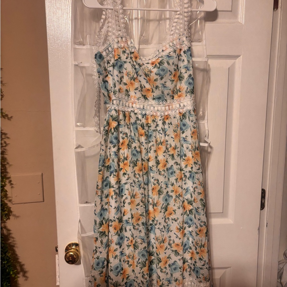 B Darlin White Yellow Maxi Sundress Spaghetti Strap
